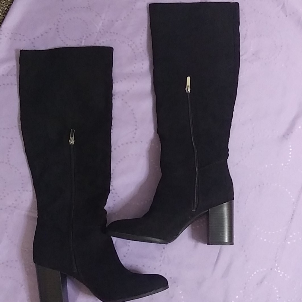 Boots - Picture 2 of 5